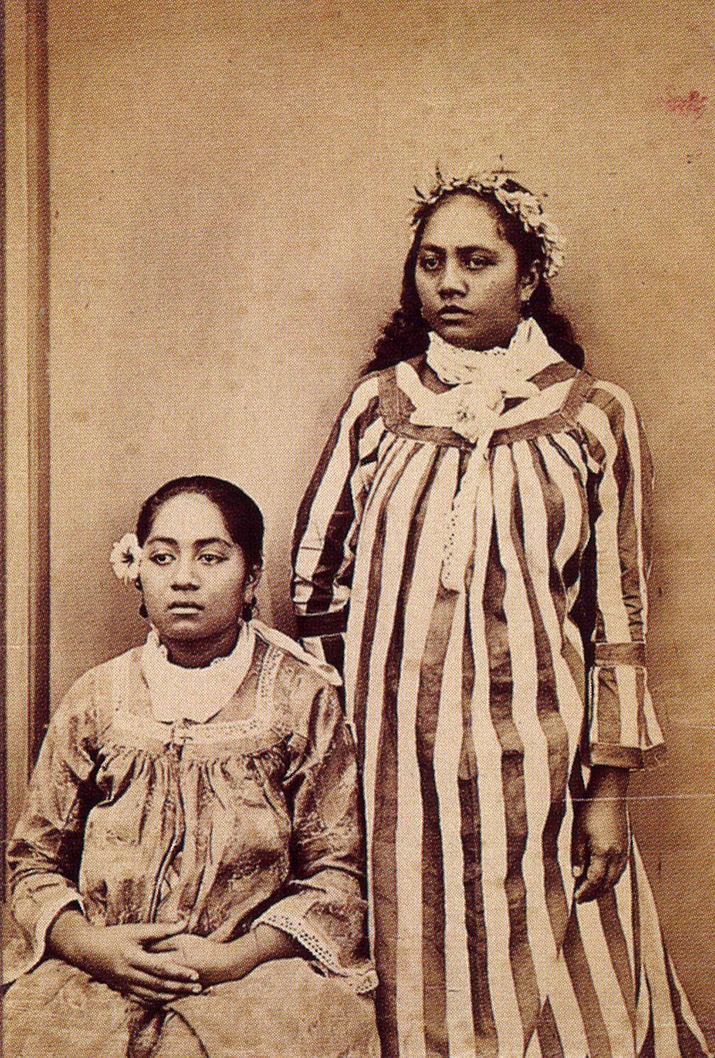 Gauguin | Online Scholarly Catalogue | Art Institute of Chicago | Femmes tahitiennea