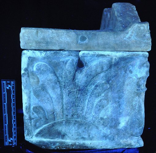 Ultraviolet image of the proper right side of Cinerary Urn (late 1st/early 2nd century A.D.). The Art Institute of Chicago, 1926.621a–b.