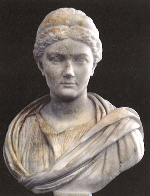 Portrait of Sabina, Palazzo Massimo alle Terme, inv. 1222, in Carlo Gasparri and Rita Paris, Palazzo Massimo alle Terme: le collezioni (Electa, 2013)