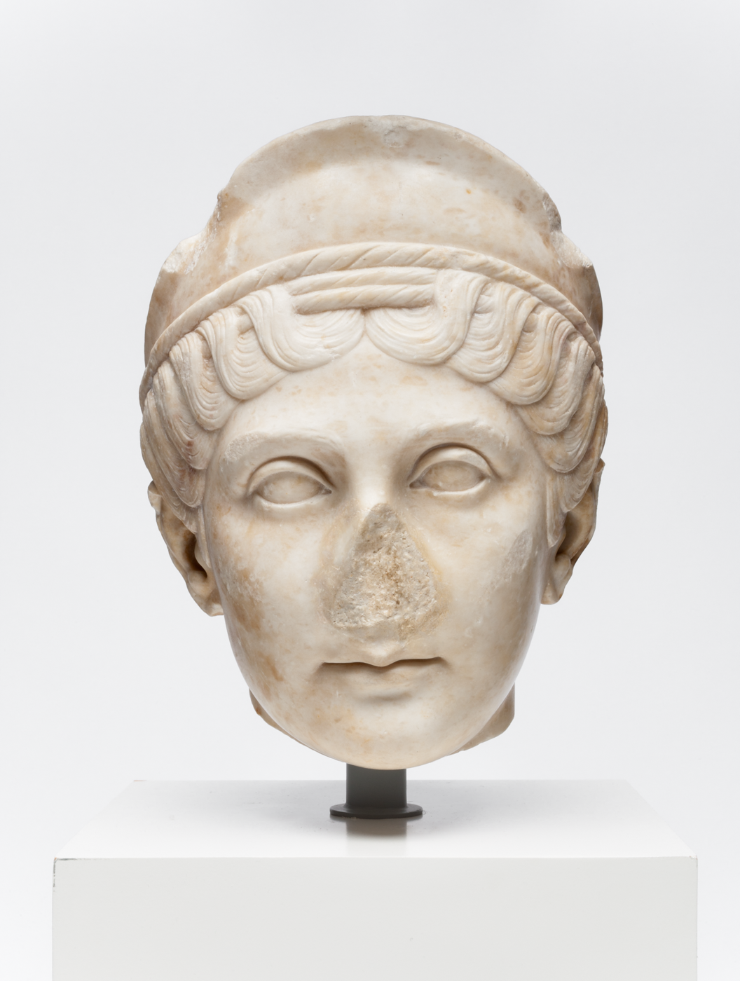 Roman Art |Online Scholarly Catalogue | Art Institute of Chicago | Portrait Head of a Woman, A.D. 117/38